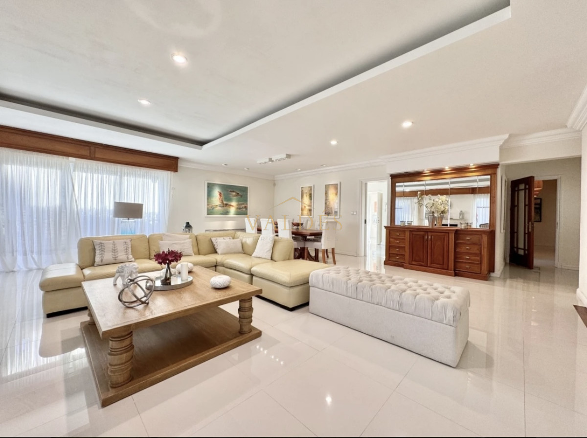 Casa ID.4585 - Moderna Casa de 4 Dormitorios en Playa Mansa a 150 metros del Mar