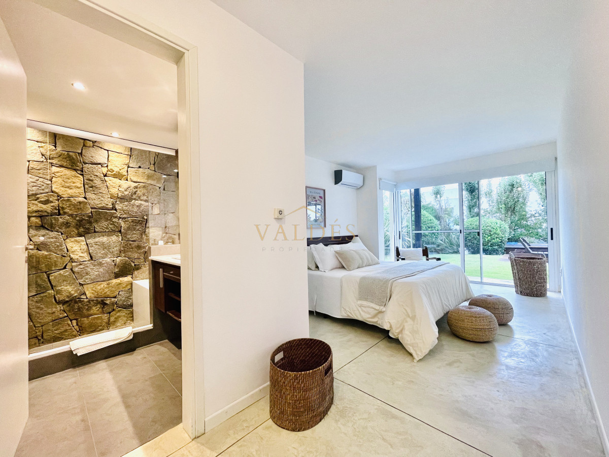 Casa ID.5017 - Excelente Casa de 5 Dormitorios en Manantiales, Punta del Este