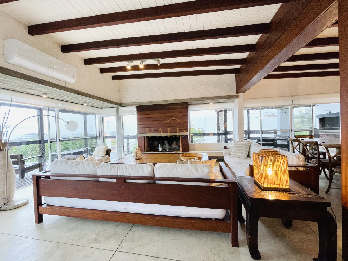 Casa ID.5017 - Excelente Casa de 5 Dormitorios en Manantiales, Punta del Este