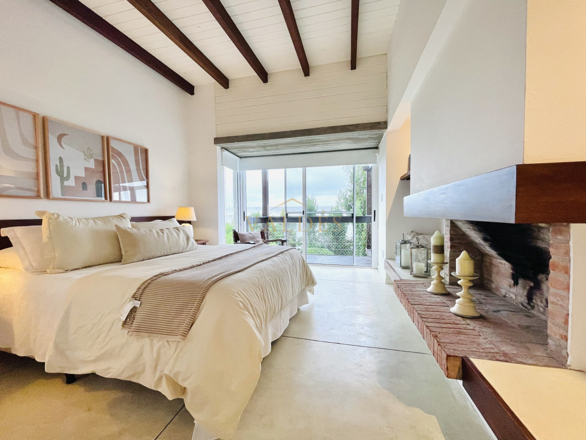 Casa ID.5017 - Excelente Casa de 5 Dormitorios en Manantiales, Punta del Este