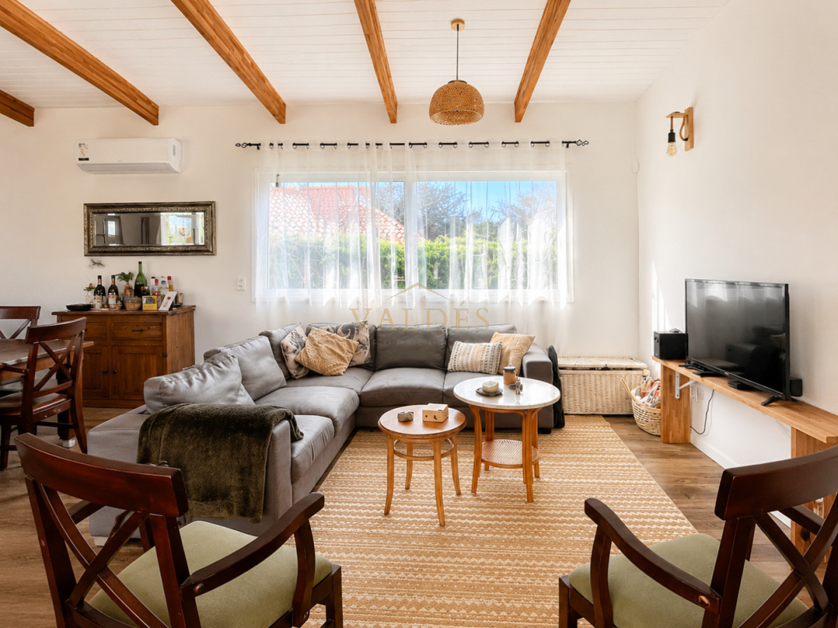 Casa ID.4700 - Casa de 3 dormitorios y 2 baños con piscina en barrio Marly, Punta del Este
