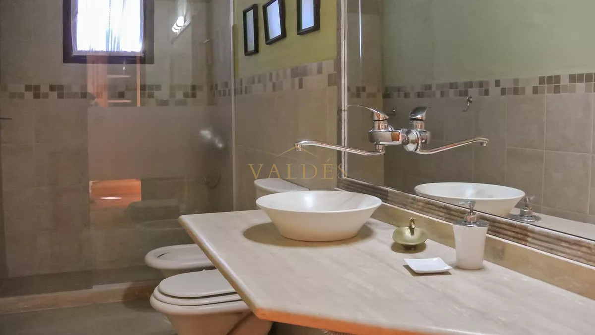 Casa ID.4999 - Excelente Casa de 5 Dormitorios, Piscina y Barbacoa en Barrio Privado, Punta del Este