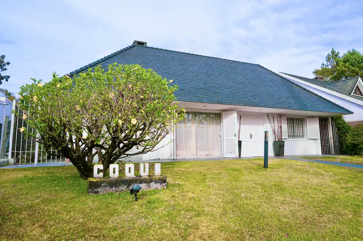Casa ID.1909 - Casa de 4 Dormitorios y Piscina en San Rafael, Punta del Este