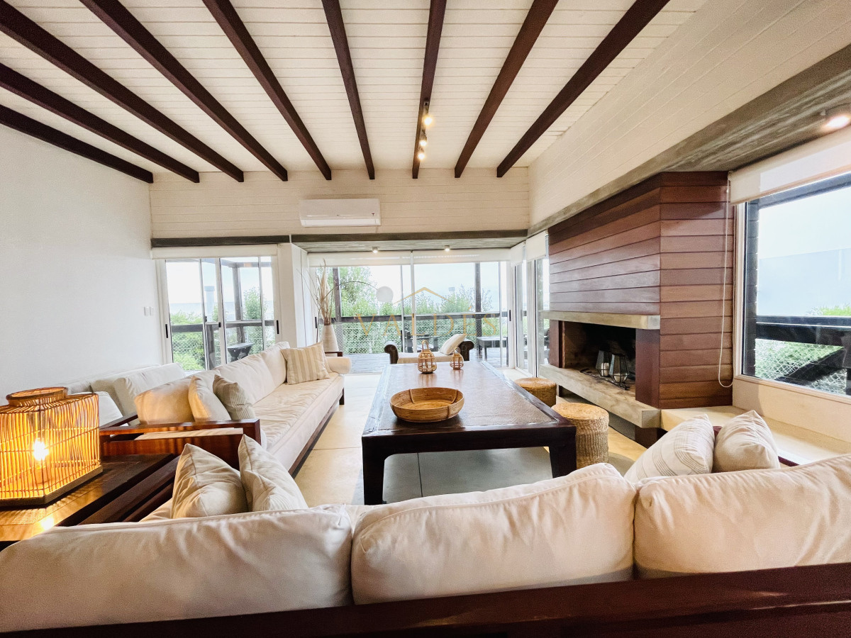 Casa ID.5017 - Excelente Casa de 5 Dormitorios en Manantiales, Punta del Este