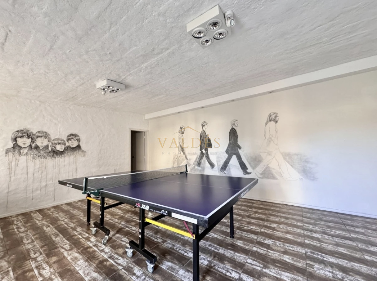 Casa ID.4585 - Moderna Casa de 4 Dormitorios en Playa Mansa a 150 metros del Mar