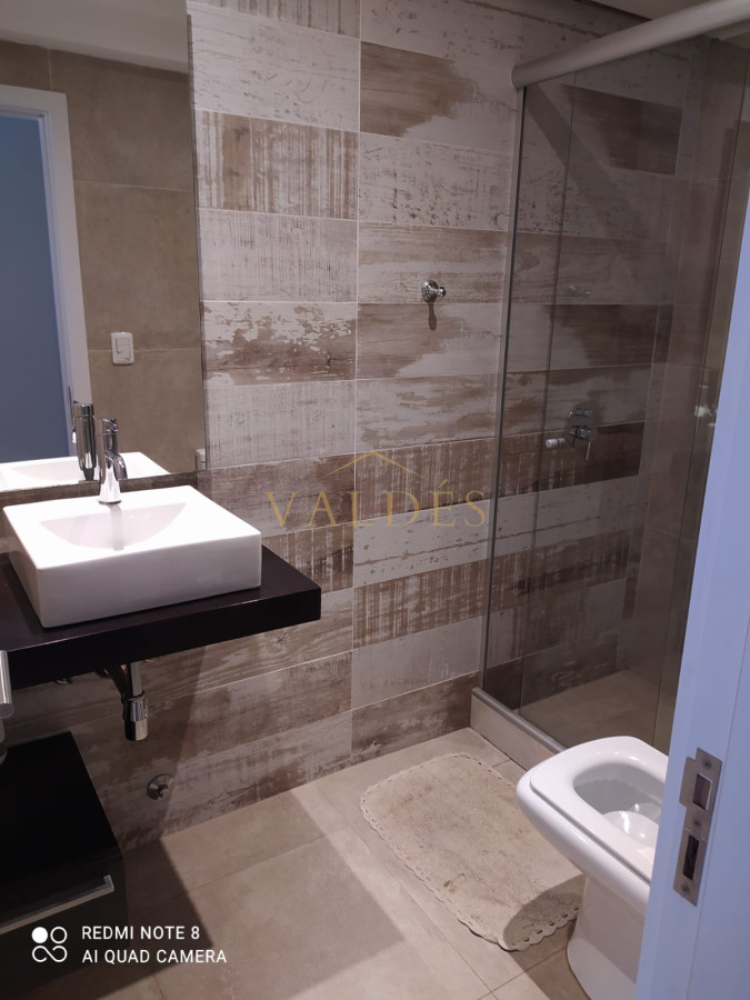 Casa ID.4723 - Casa de 5 dormitorios con piscina climatizada y barbacoa. Gran parque en Burnett zona Pinares