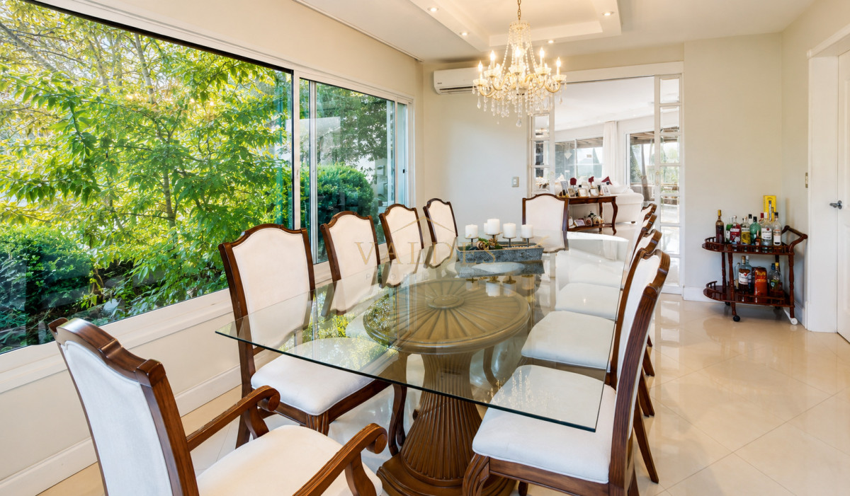 Casa ID.3224 - Excelente Casa de 5 Dormitorios en Barrio Privado La Arbolada, Punta del Este
