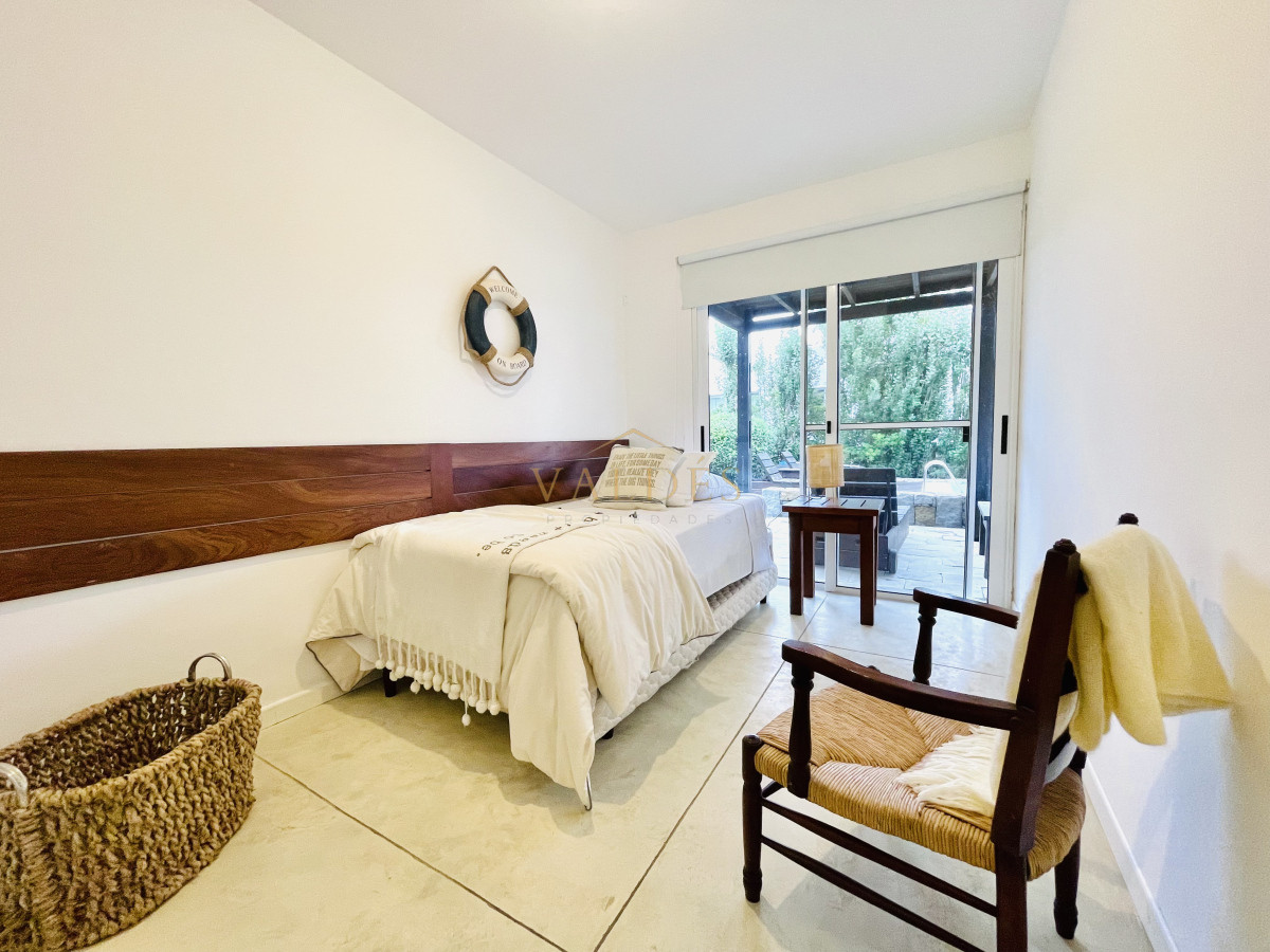 Casa ID.5017 - Excelente Casa de 5 Dormitorios en Manantiales, Punta del Este