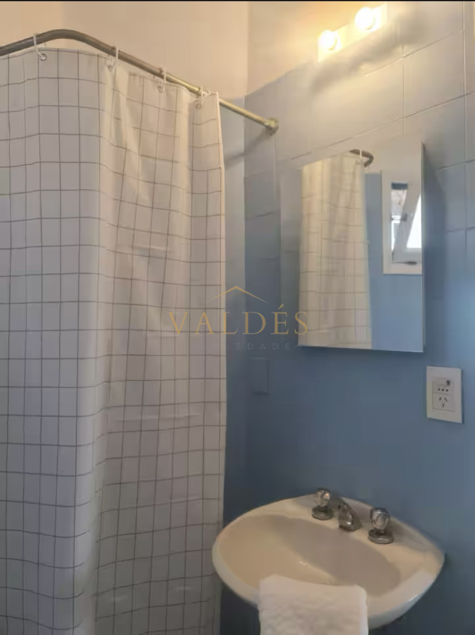 Casa ID.3184 - Gran Casa en Venta sobre el Mar de 5 Dormitorios y Dependencia en Península, Punta del Este