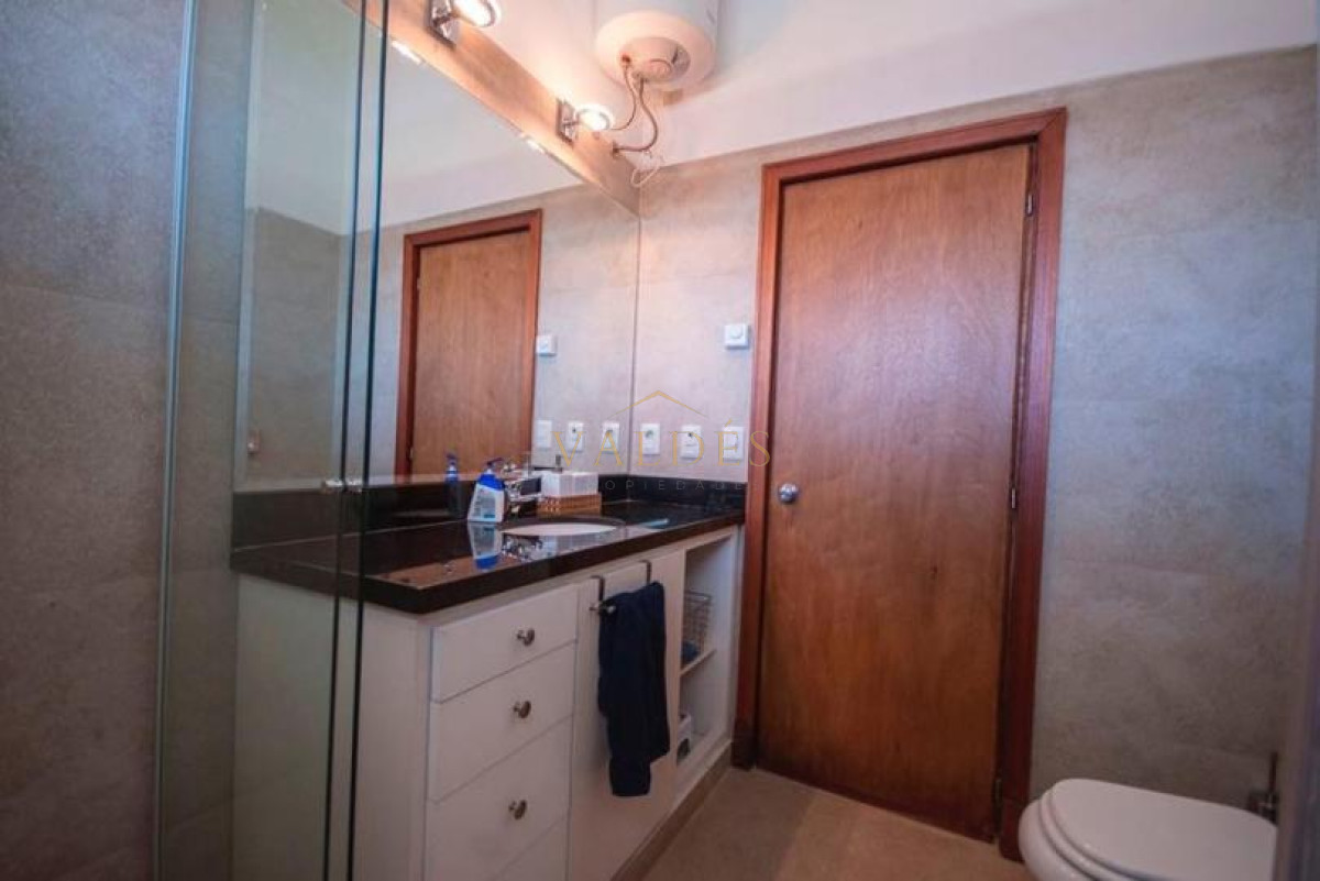 Casa ID.1576 - Excelente Casa de 4 Dormitorios y Piscina a una Cuadra del Mar 