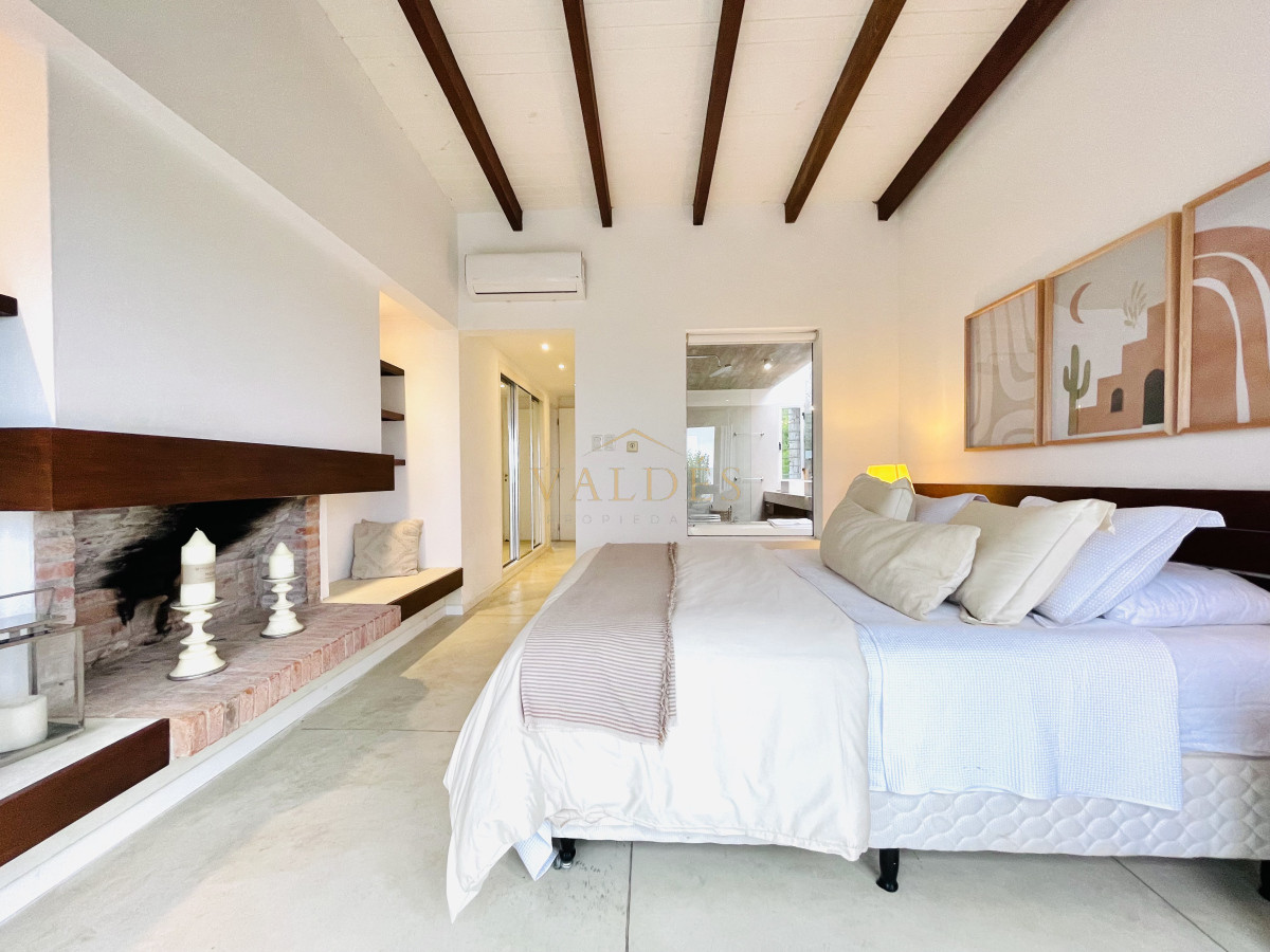 Casa ID.5017 - Excelente Casa de 5 Dormitorios en Manantiales, Punta del Este