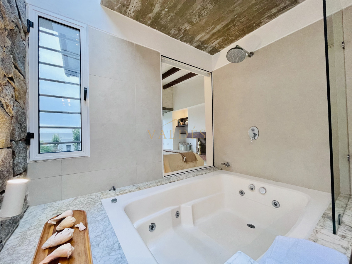 Casa ID.5017 - Excelente Casa de 5 Dormitorios en Manantiales, Punta del Este