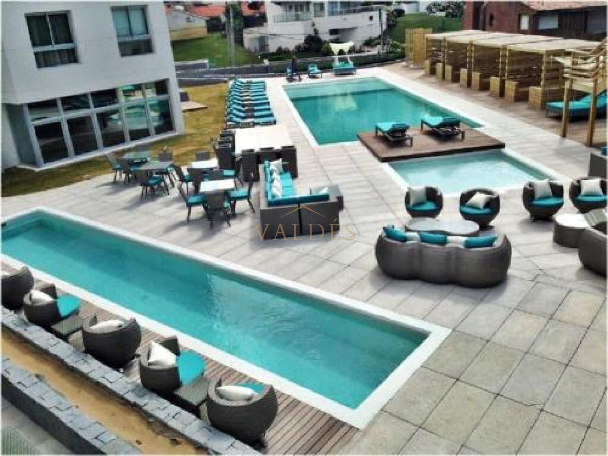 Apartamento ID.1082 - Apartamento de 2 Dormitorios en Playa Brava con Vista al Mar - Venta