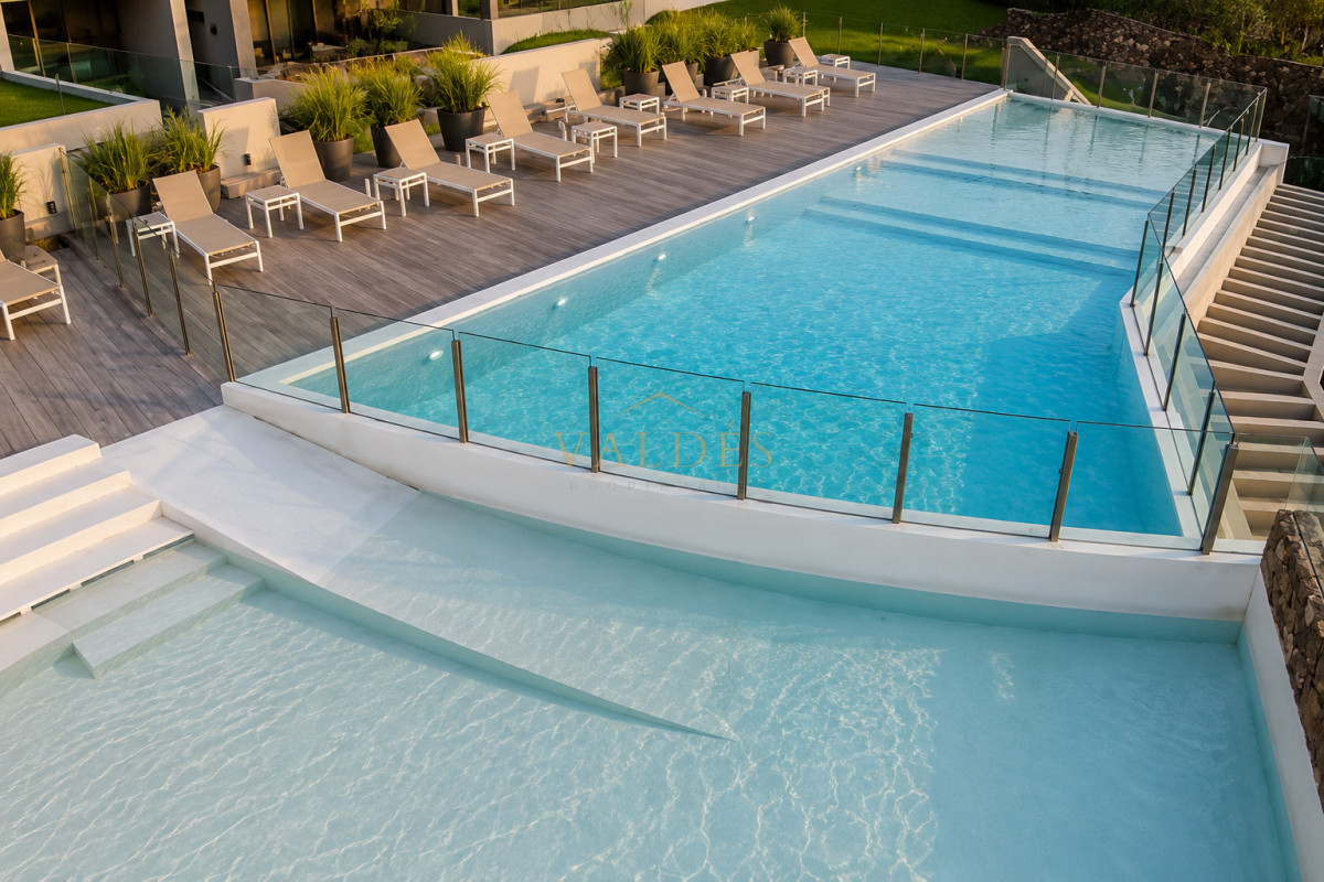 Apartamento ID.5432 - Apartamento de 3 Dormitorios, Parrillero de uso exclusivo y Jardín en Punta Ballena, Punta del Este