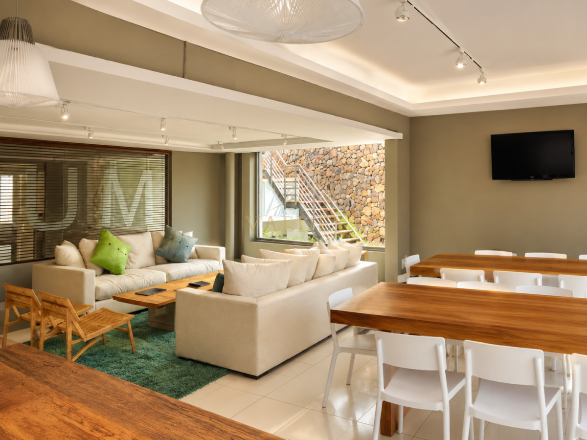 Apartamento ID.5432 - Apartamento de 3 Dormitorios, Parrillero de uso exclusivo y Jardín en Punta Ballena, Punta del Este