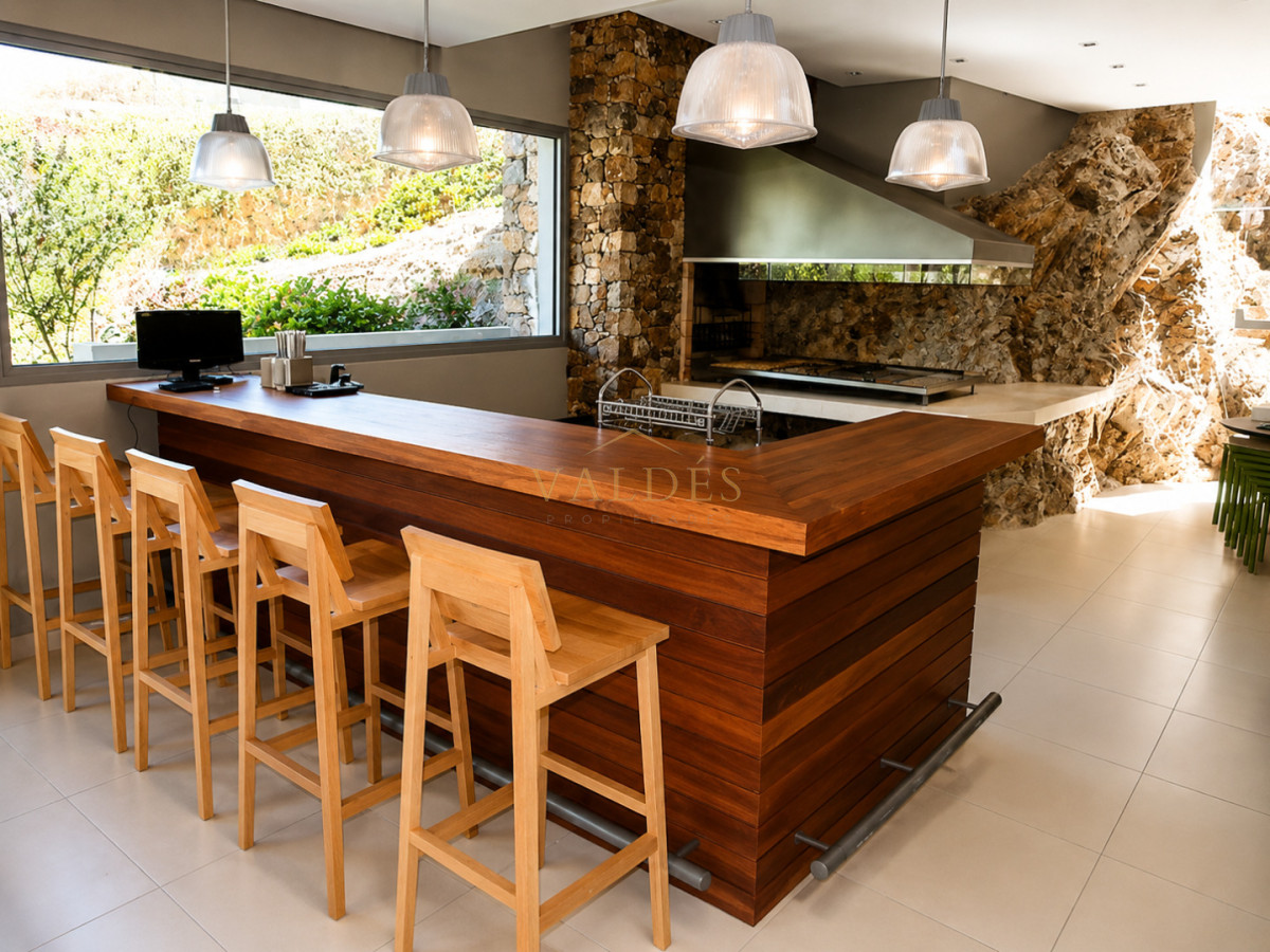 Apartamento ID.5432 - Apartamento de 3 Dormitorios, Parrillero de uso exclusivo y Jardín en Punta Ballena, Punta del Este
