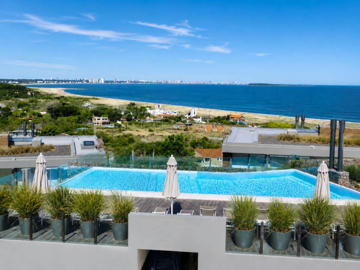 Apartamento ID.5432 - Apartamento de 3 Dormitorios, Parrillero de uso exclusivo y Jardín en Punta Ballena, Punta del Este