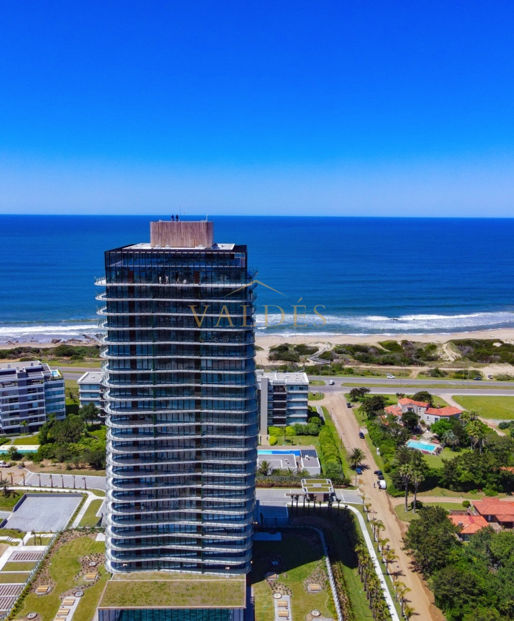Apartamento ID.5382 - Espectacular Apartamento de 2 Dormitorios y Medio, piso alto, Torre Surfside, Punta del Este