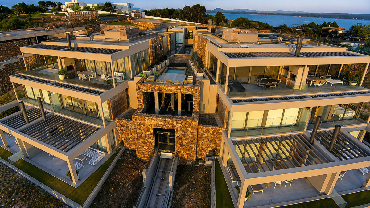 Apartamento ID.5432 - Apartamento de 3 Dormitorios, Parrillero de uso exclusivo y Jardín en Punta Ballena, Punta del Este