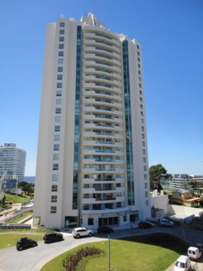 Apartamento ID.1082 - Apartamento de 2 Dormitorios en Playa Brava con Vista al Mar - Venta