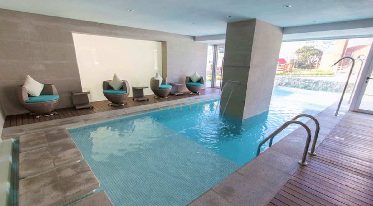 Apartamento ID.1082 - Apartamento de 2 Dormitorios en Playa Brava con Vista al Mar - Venta