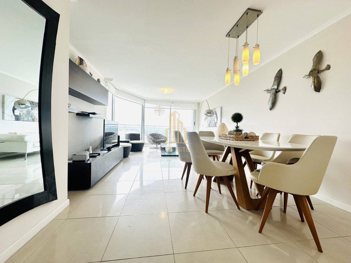 Apartamento ID.95 - Apartamento de 3 Dormitorios en Venta, Ocean Drive Punta del Este