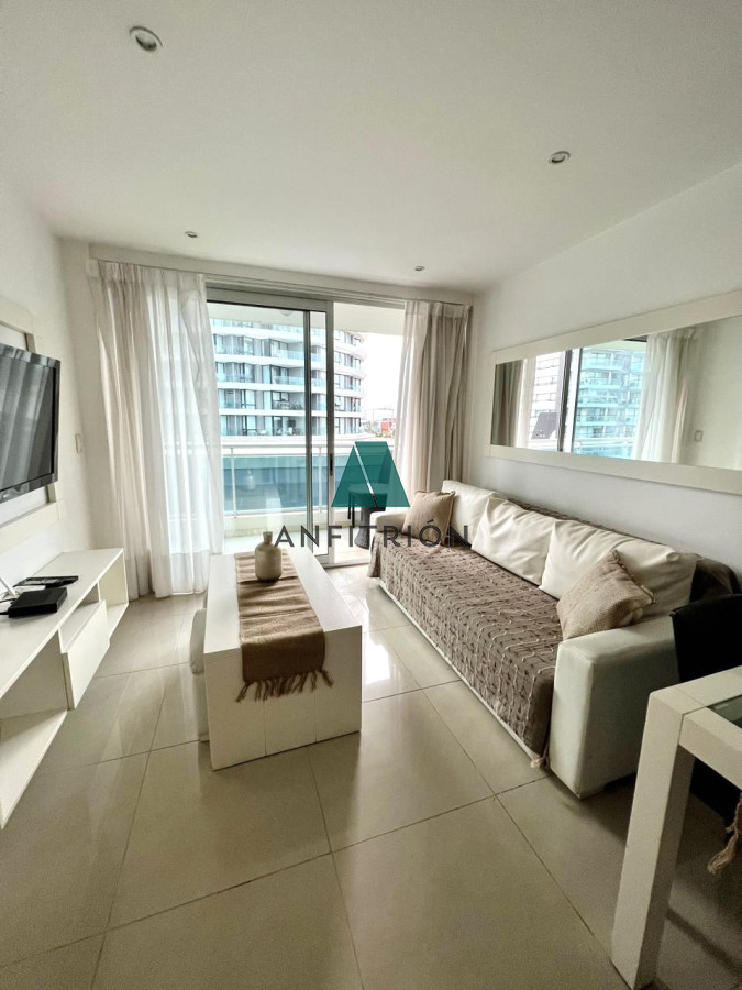 Apartamento ID.180 - Apartamento de 1 Dormitorio en Torre con Servicios, Cerca del Mar - Alquiler Anual, Punta del Este