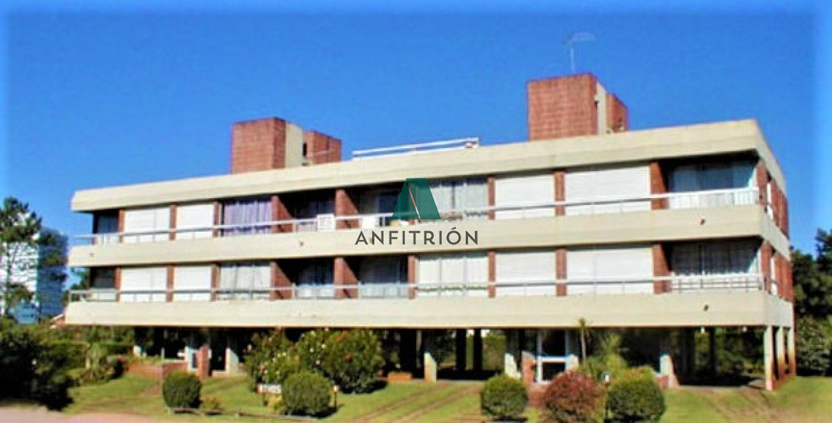 Apartamento ID.669 - Apartamento de 2 Dormitorios en Aidy Grill a Pocos Metros de Playa Brava - Venta
