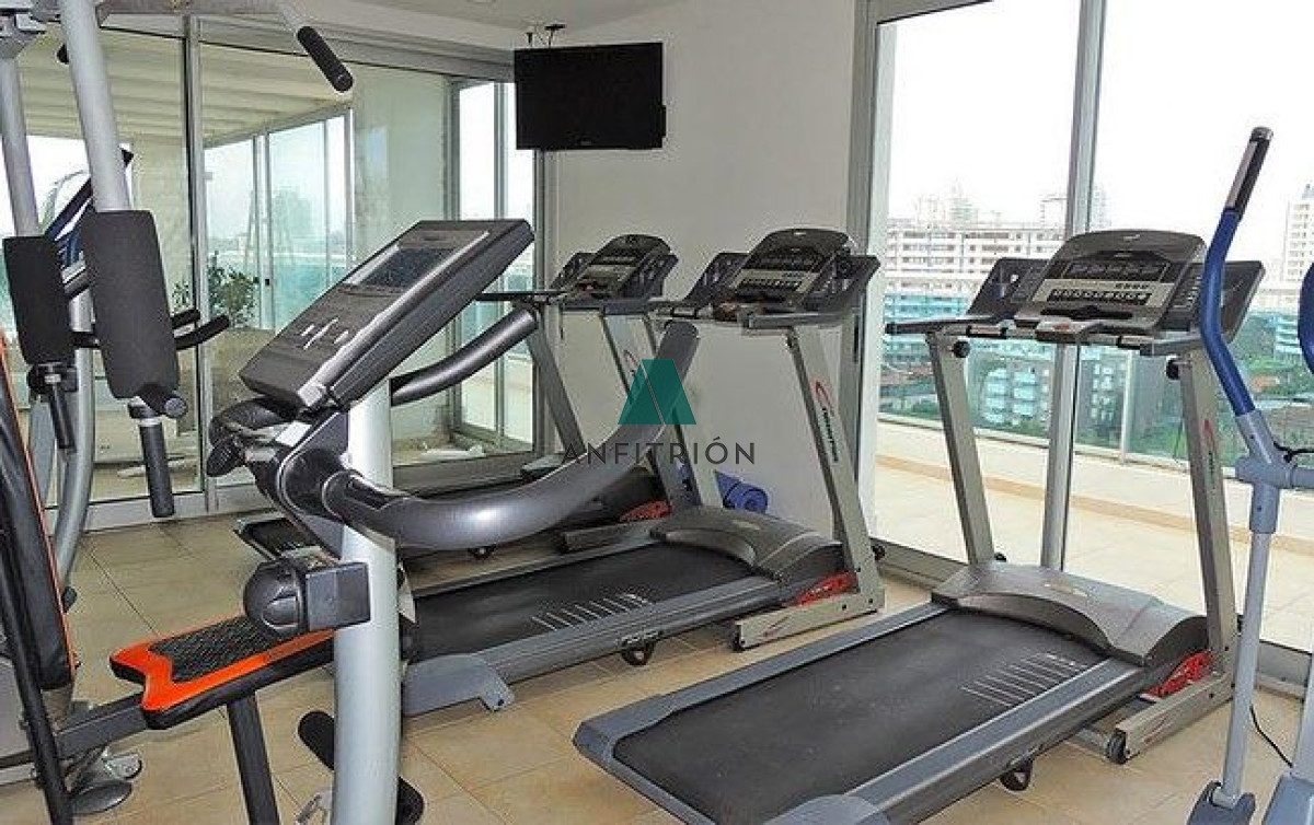 Apartamento ID.180 - Apartamento de 1 Dormitorio en Torre con Servicios, Cerca del Mar - Alquiler Anual, Punta del Este