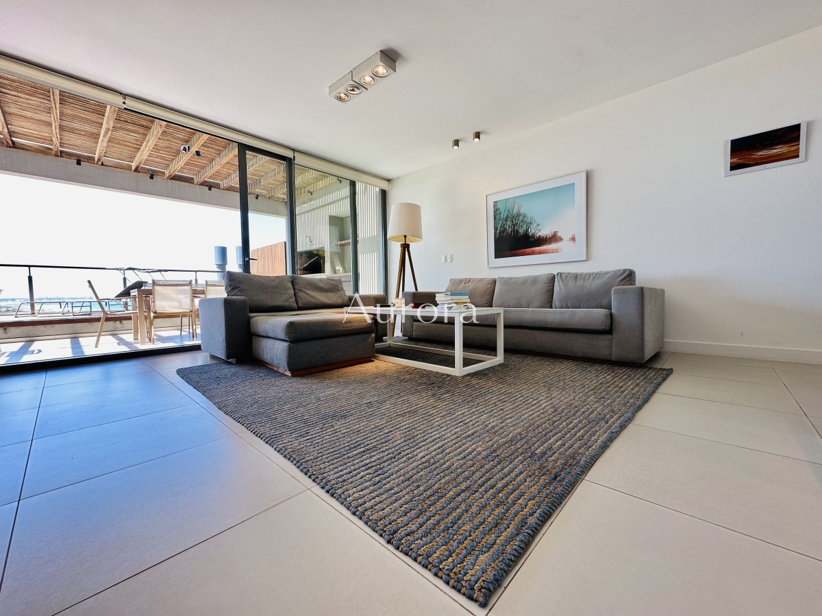 Apartamento ID.31 - Venta y Alquiler temporario de apartamento moderno de dos dormitorios con parrillero en Punta Ballena
