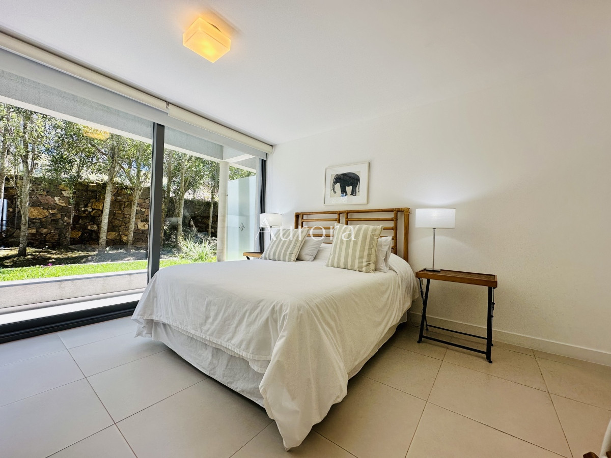Apartamento ID.31 - Venta y Alquiler temporario de apartamento moderno de dos dormitorios con parrillero en Punta Ballena