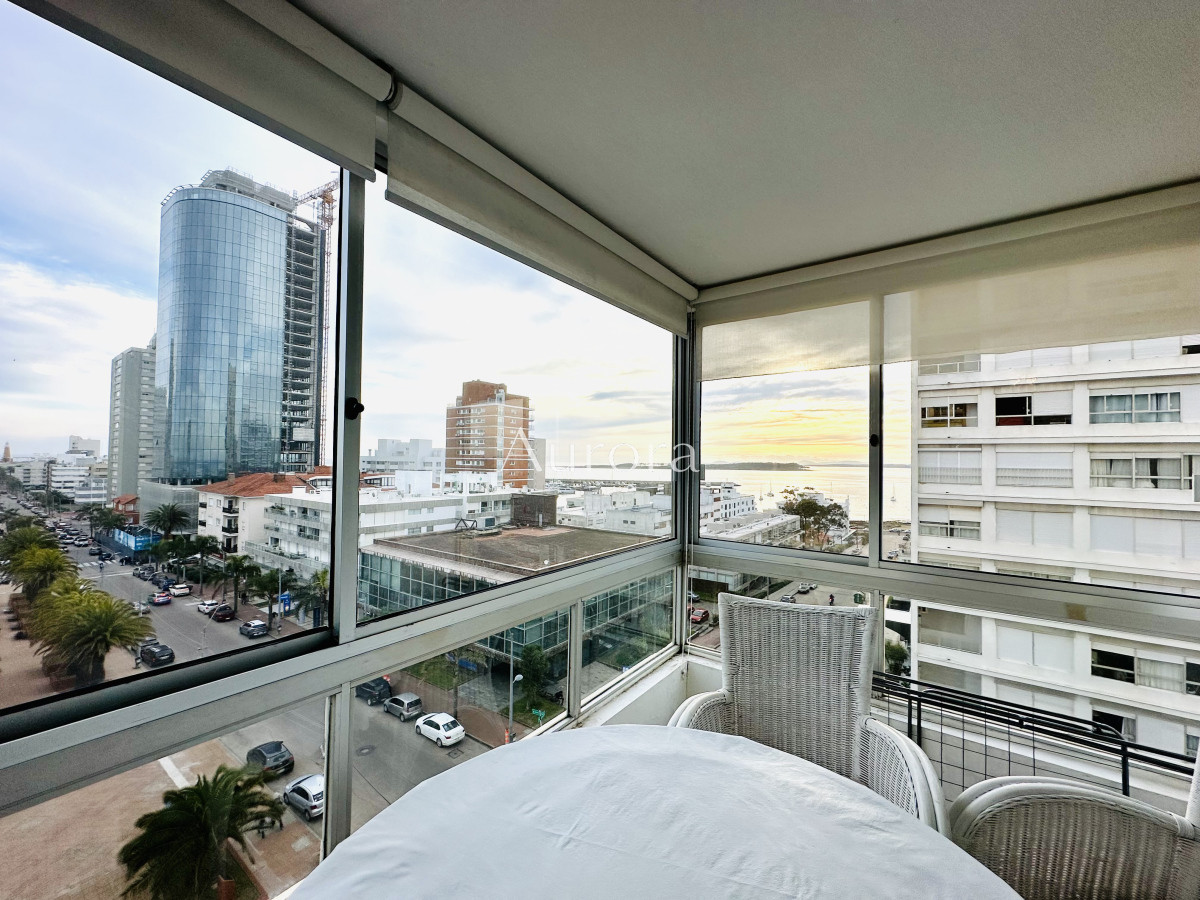 Apartamento ID.40 - Venta de apartamento en Península de Punta del este con 3 dormitorios y 2 baños reciclado 