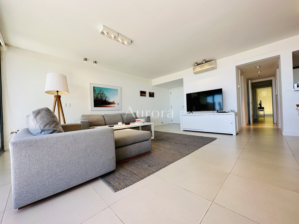 Apartamento ID.31 - Venta y Alquiler temporario de apartamento moderno de dos dormitorios con parrillero en Punta Ballena