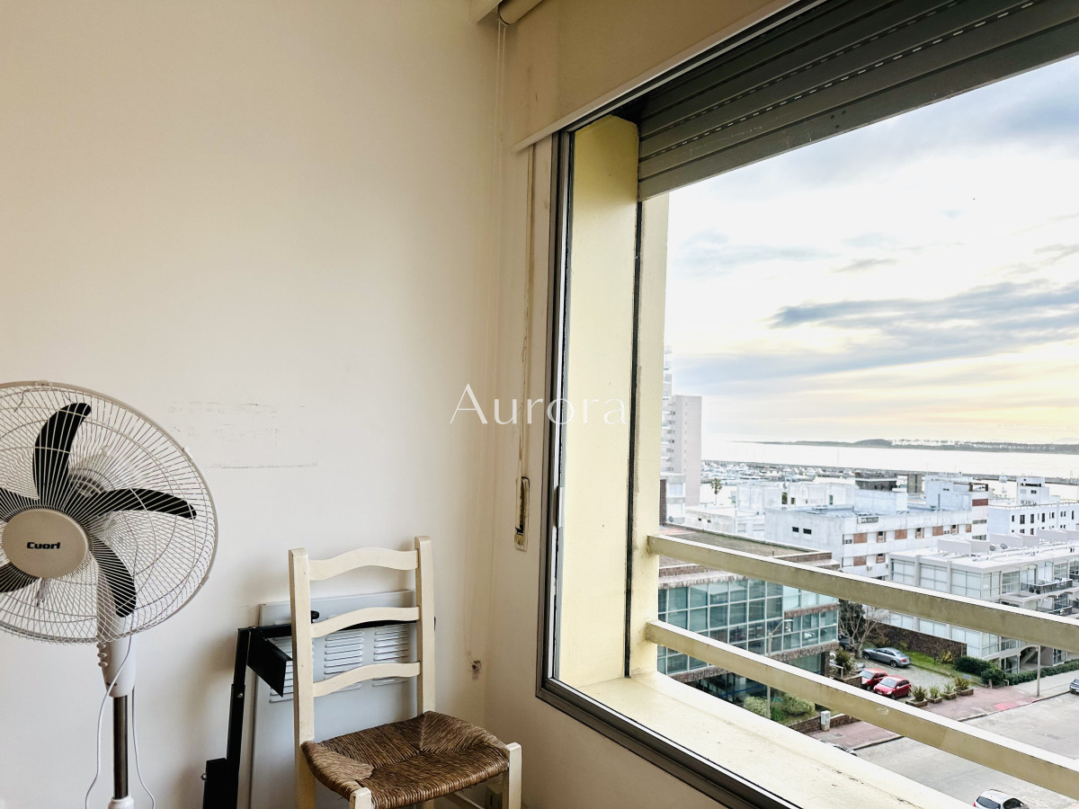 Apartamento ID.40 - Venta de apartamento en Península de Punta del este con 3 dormitorios y 2 baños reciclado 