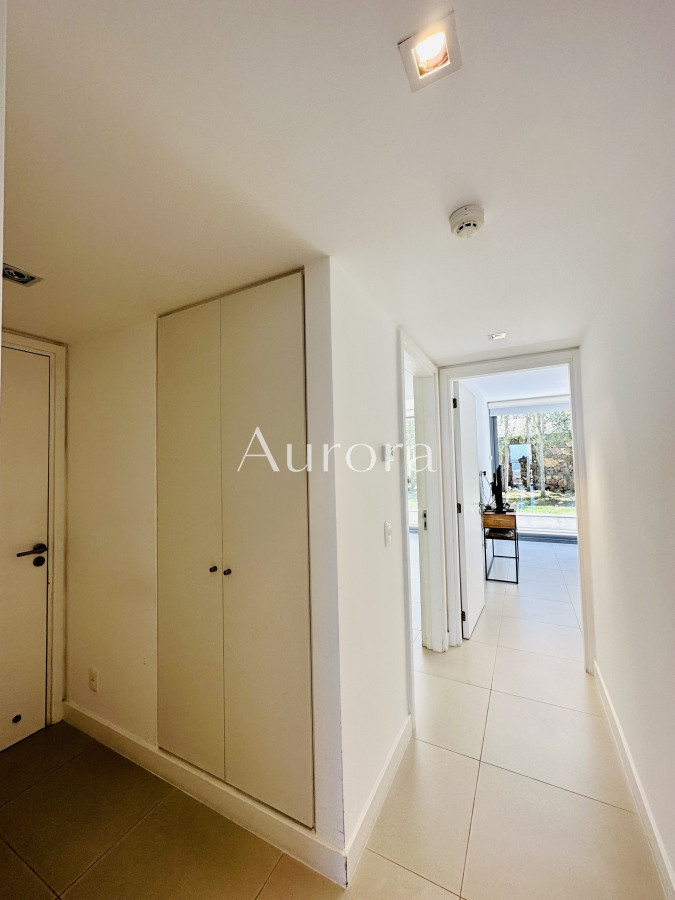 Apartamento ID.31 - Venta y Alquiler temporario de apartamento moderno de dos dormitorios con parrillero en Punta Ballena