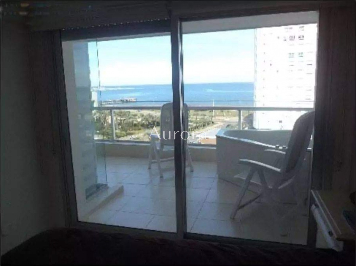 Apartamento ID.88 - Apartamento de 2 Dormitorios a metros del mar y torre moderna, playa Mansa, Punta del Este
