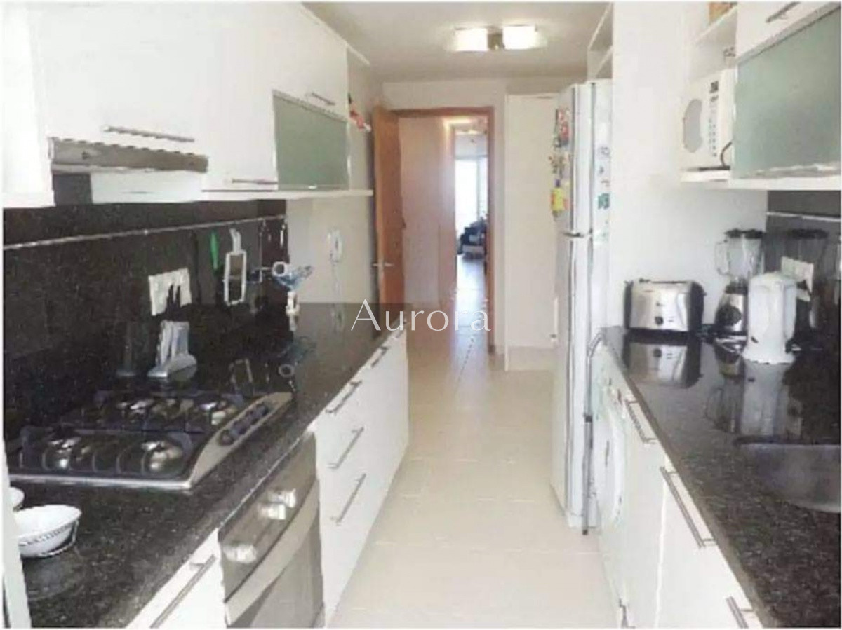 Apartamento ID.88 - Apartamento de 2 Dormitorios a metros del mar y torre moderna, playa Mansa, Punta del Este