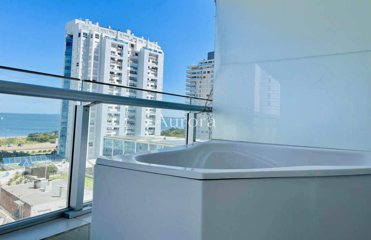 Apartamento ID.88 - Apartamento de 2 Dormitorios a metros del mar y torre moderna, playa Mansa, Punta del Este