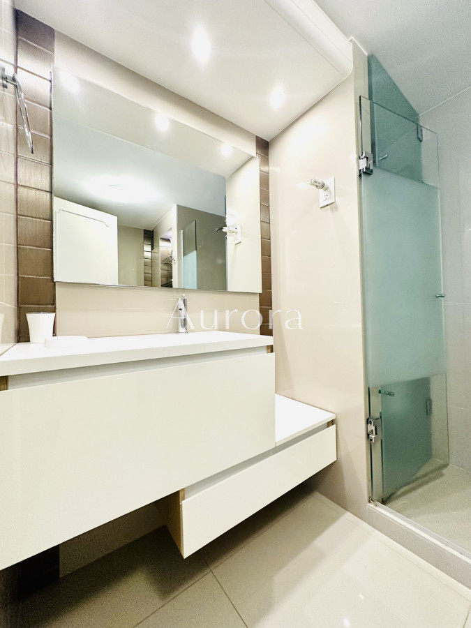 Apartamento ID.40 - Venta de apartamento en Península de Punta del este con 3 dormitorios y 2 baños reciclado 