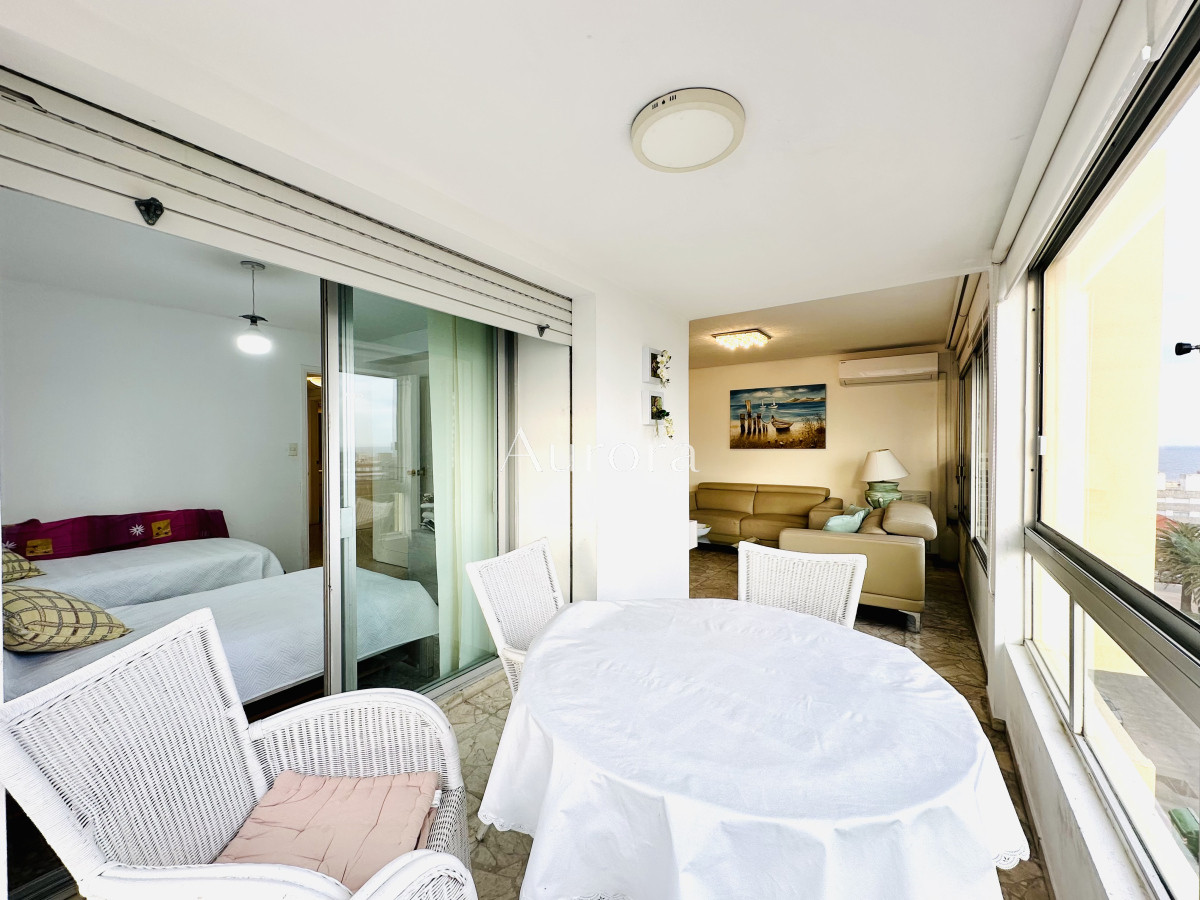Apartamento ID.40 - Venta de apartamento en Península de Punta del este con 3 dormitorios y 2 baños reciclado 