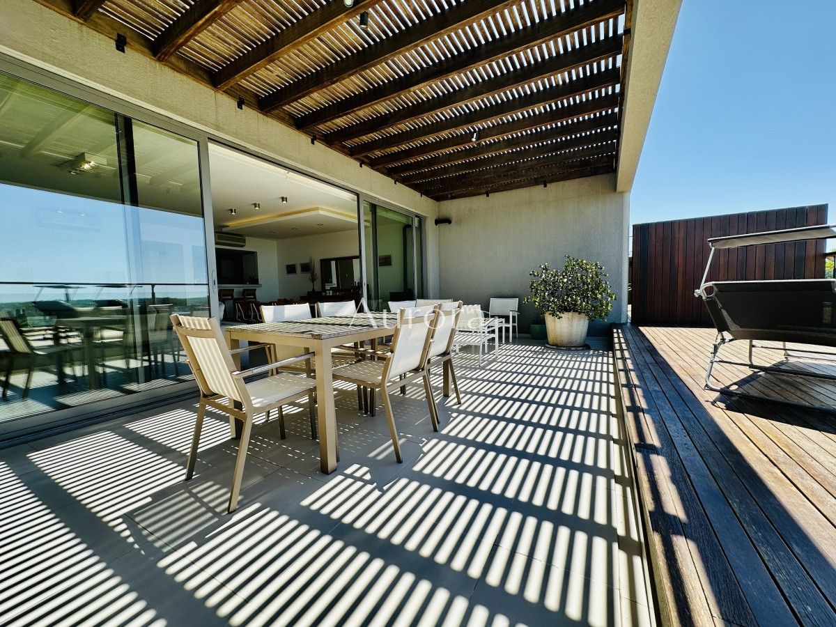 Apartamento ID.31 - Venta y Alquiler temporario de apartamento moderno de dos dormitorios con parrillero en Punta Ballena