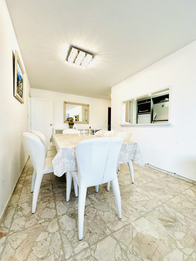 Apartamento ID.40 - Venta de apartamento en Península de Punta del este con 3 dormitorios y 2 baños reciclado 