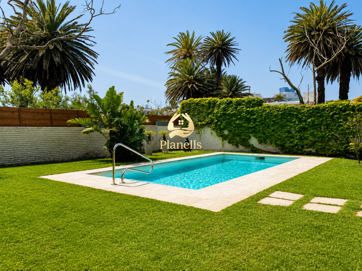Casa ID.4590 - Espectacular Casa de 6 Dormitorios, Piscina y Barbacoa en la Península de Punta del Este