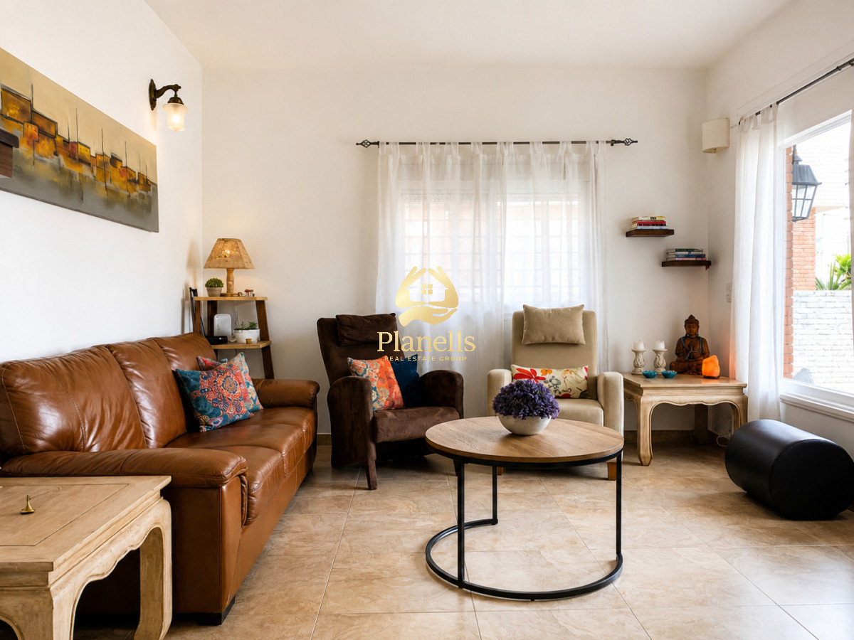 Casa ID.4590 - Espectacular Casa de 6 Dormitorios, Piscina y Barbacoa en la Península de Punta del Este
