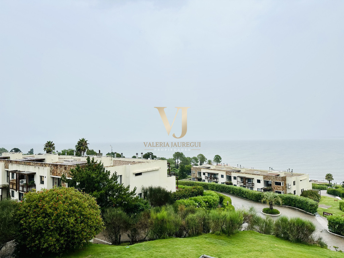 Apartamento ID.898 - Excelente y amplio departamento duplex en venta de 3 dormitorios mas dependencia con parrillero, Punta Ballena