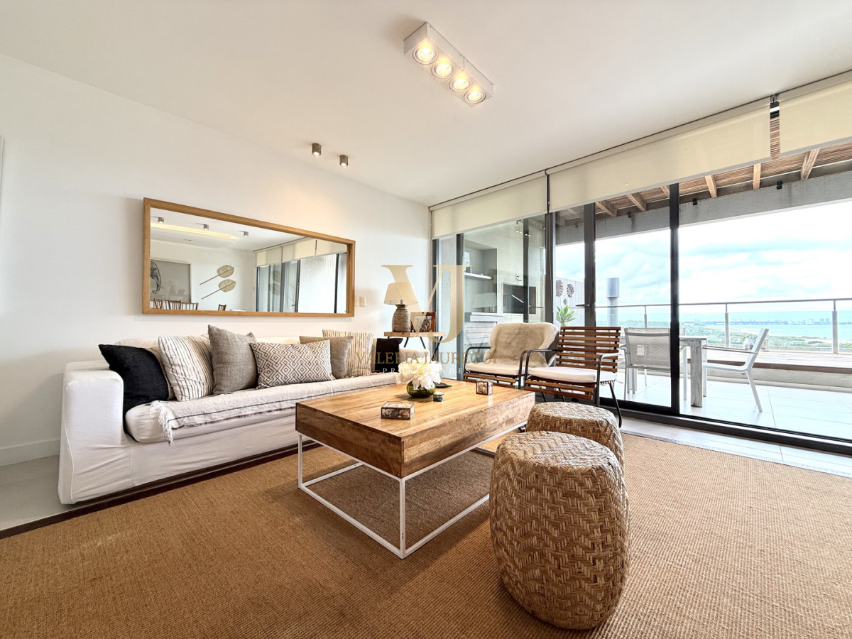 Apartamento ID.896 - Venta de hermoso departamento de 2 dormitorios más parrillero en Punta Ballena 
