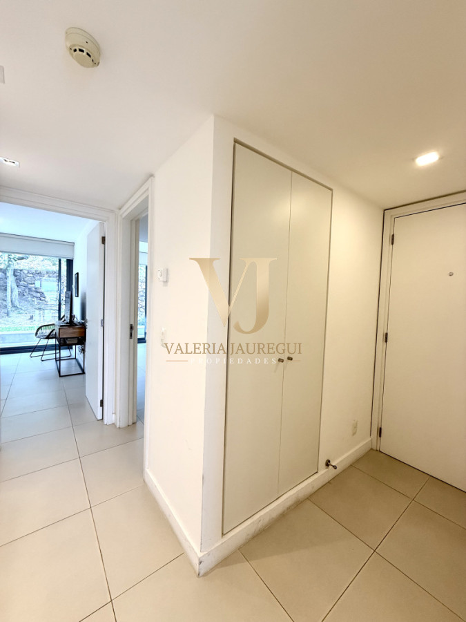 Apartamento ID.896 - Venta de hermoso departamento de 2 dormitorios más parrillero en Punta Ballena 