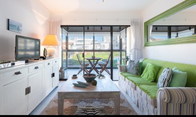 Apartamento de 2 Dormitorios frente al Mar, en Venta, Península de Punta del Este
