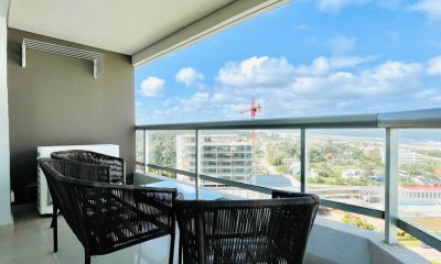 Venta de apartamento en torre de playa Brava con dos dormitorios