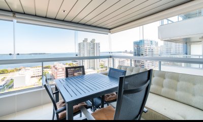 Excelente Apartamento de 2 Dormitorios y Parrillero - Punta del Este